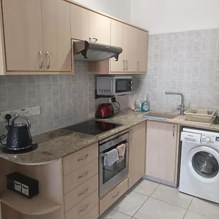 Queens Garden By Kings Mall * Pafos