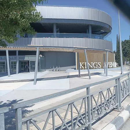 Queens Garden By Kings Mall 아파트 *