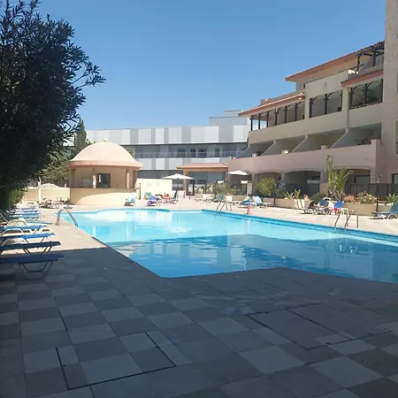 Queens Garden By Kings Mall