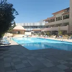 Queens Garden By Kings Mall