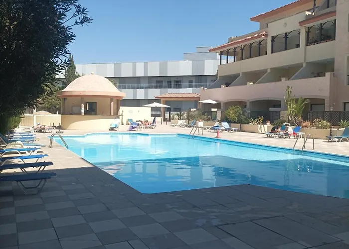 Queens Garden By Kings Mall